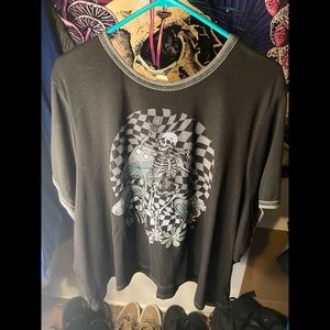 TORRID skull mushroom cotton crop top 6X (size on here only goes to fives lol)